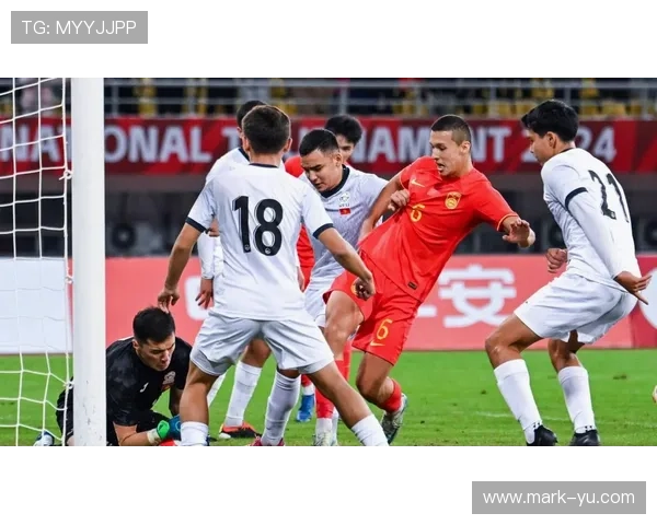 开局失利国足显短板拜合拉木抢眼